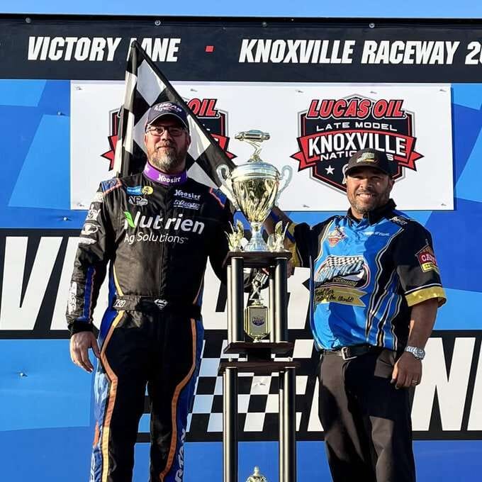 late-race-pass-gives-jonathan-davenport-his-first-knoxville-late-model-nationals-win